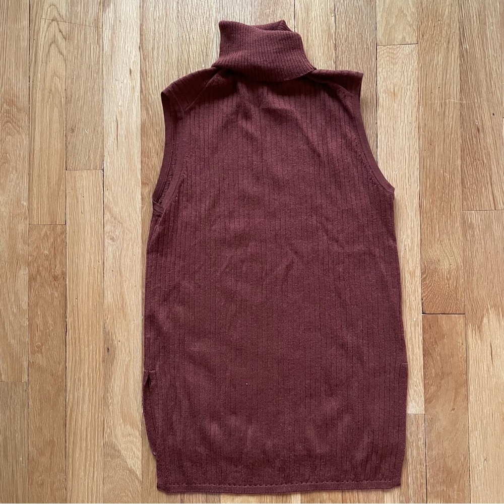 Uniqlo Brown Turtle Neck Sleeveless Top